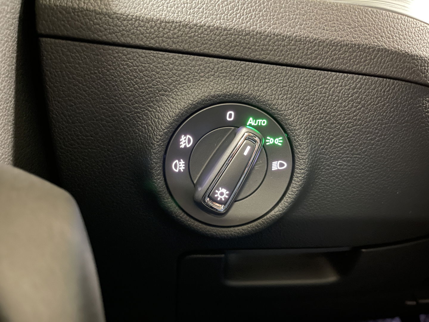 Škoda Superb Combi 1.4 TSI iV Business Edition Plus | Lederen bekleding | Cruise Control | Apple carplay | Android auto | Stoelverwarming | 17'' lichtmetaal |