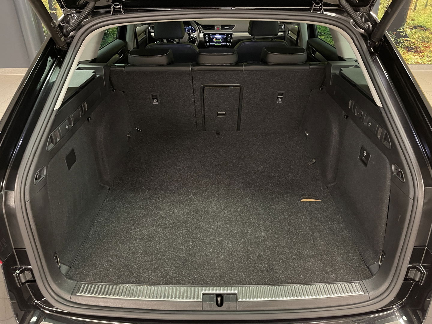 Škoda Superb Combi 1.4 TSI iV Business Edition Plus | Lederen bekleding | Cruise Control | Apple carplay | Android auto | Stoelverwarming | 17'' lichtmetaal |