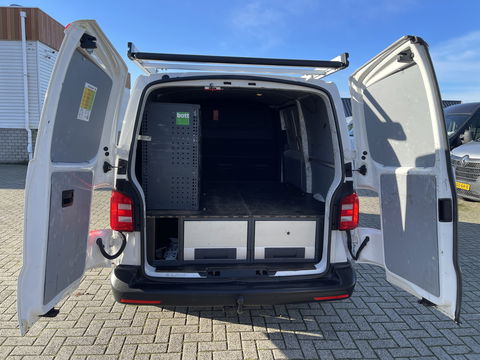 Volkswagen Transporter 2.0 TDI 102pk L1H1 Comfortline / vaste prijs rijklaar € 14.950 ex btw / bpm vrij / euro 6 diesel / Bott ingerichte laadruimte / airco / cruise / imperial / trekhaak !