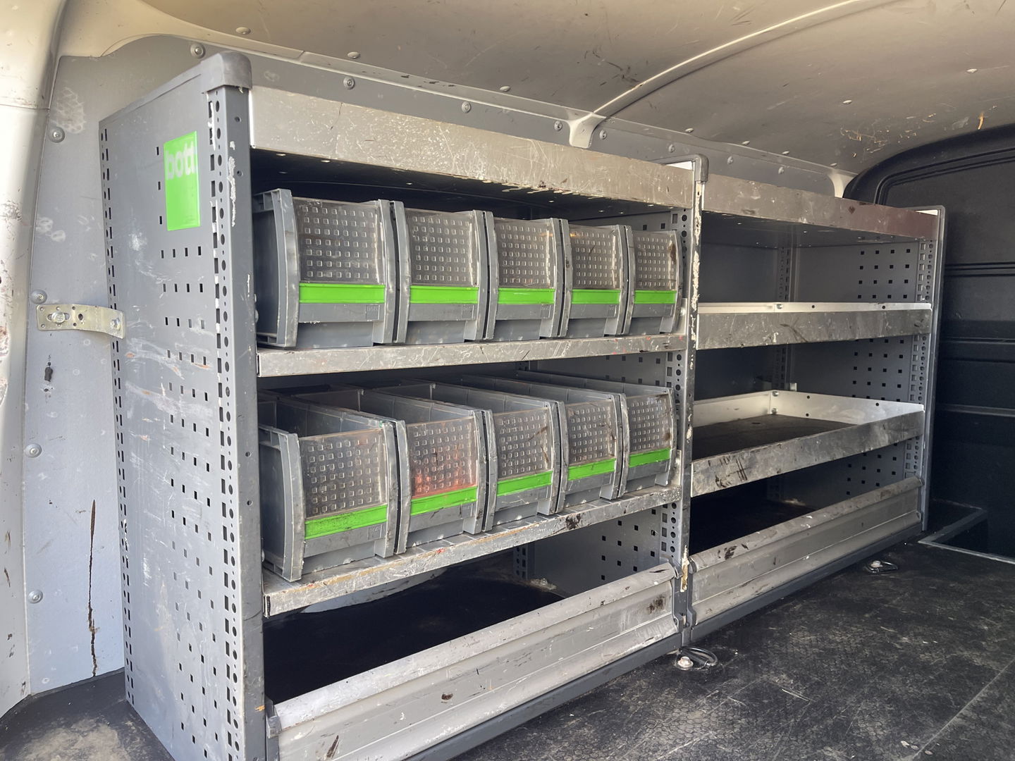 Volkswagen Transporter 2.0 TDI 102pk L1H1 Comfortline / vaste prijs rijklaar € 14.950 ex btw / bpm vrij / euro 6 diesel / Bott ingerichte laadruimte / airco / cruise / imperial / trekhaak !