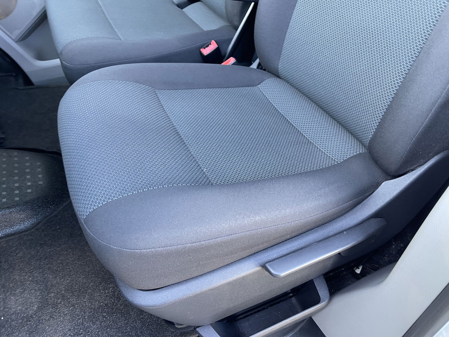 Volkswagen Transporter 2.0 TDI 102pk L1H1 Comfortline / vaste prijs rijklaar € 14.950 ex btw / bpm vrij / euro 6 diesel / Bott ingerichte laadruimte / airco / cruise / imperial / trekhaak !