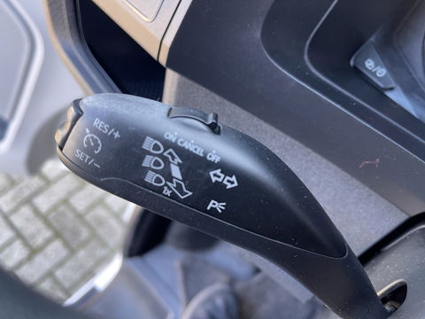 Volkswagen Transporter 2.0 TDI 102pk L1H1 Comfortline / vaste prijs rijklaar € 14.950 ex btw / bpm vrij / euro 6 diesel / Bott ingerichte laadruimte / airco / cruise / imperial / trekhaak !