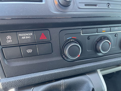 Volkswagen Transporter 2.0 TDI 102pk L1H1 Comfortline / vaste prijs rijklaar € 14.950 ex btw / bpm vrij / euro 6 diesel / Bott ingerichte laadruimte / airco / cruise / imperial / trekhaak !