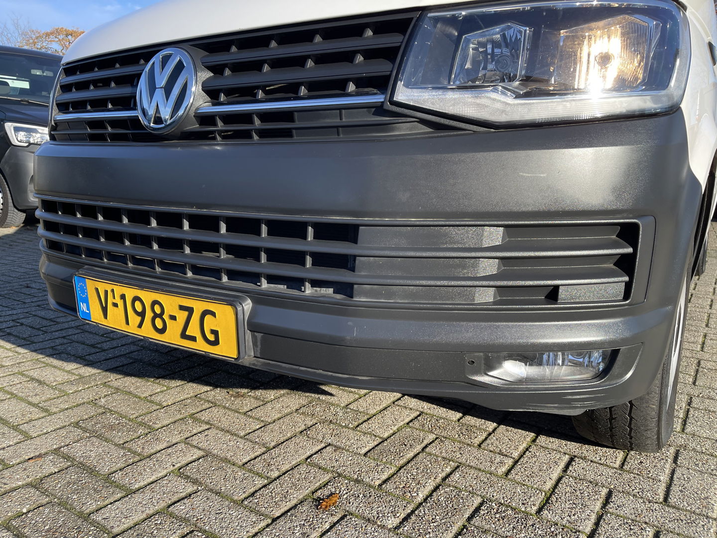 Volkswagen Transporter 2.0 TDI 102pk L1H1 Comfortline / vaste prijs rijklaar € 14.950 ex btw / bpm vrij / euro 6 diesel / Bott ingerichte laadruimte / airco / cruise / imperial / trekhaak !