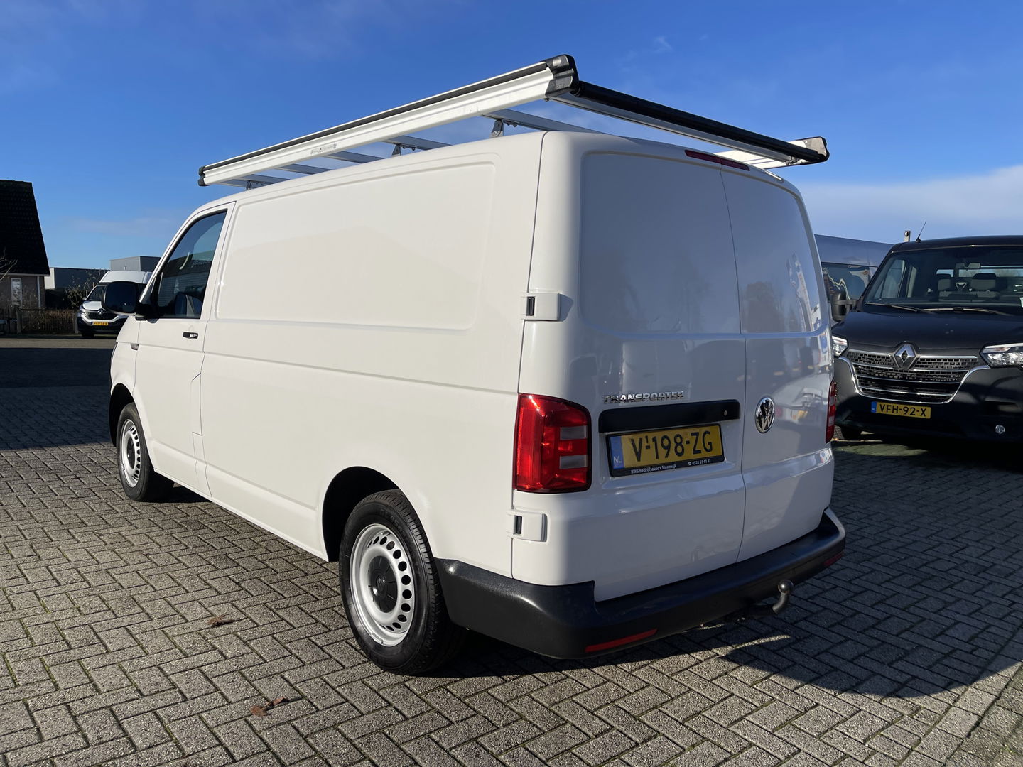 Volkswagen Transporter 2.0 TDI 102pk L1H1 Comfortline / vaste prijs rijklaar € 14.950 ex btw / bpm vrij / euro 6 diesel / Bott ingerichte laadruimte / airco / cruise / imperial / trekhaak !