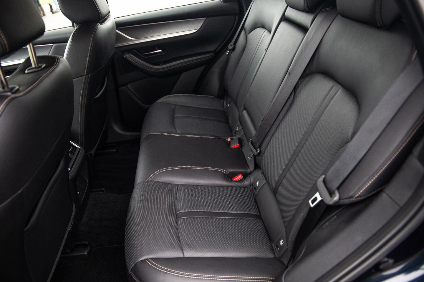 Mazda CX-60 2.5 e-SkyActiv PHEV Homura STOELVERWARMING / CARPLAY / DEALER AUTO / LEER