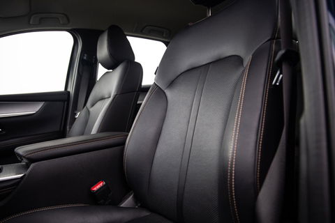 Mazda CX-60 2.5 e-SkyActiv PHEV Homura STOELVERWARMING / CARPLAY / DEALER AUTO / LEER