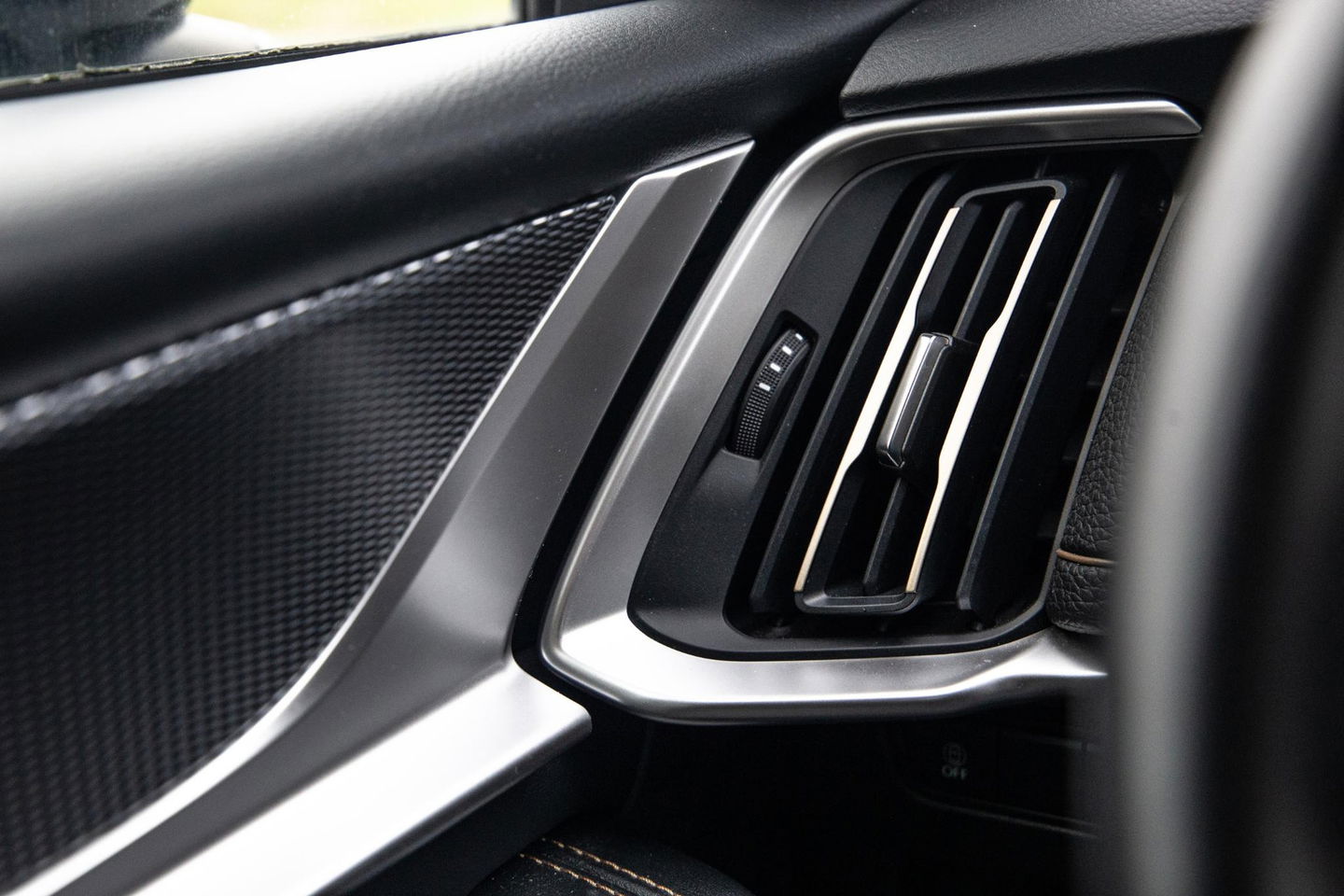 Mazda CX-60 2.5 e-SkyActiv PHEV Homura STOELVERWARMING / CARPLAY / DEALER AUTO / LEER