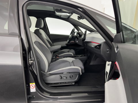 Volkswagen ID.3 First Max 58 kWh [ 3-Fase ] {SOH-91%} (INCL.BTW)  *PANO | HEAD-UP | ADAPTIVE-CRUISE | FULL-LED | BLIND-SPOT | CAMERA | KEYLESS | MICROFIBRE | AMBIENT-LIGHT | NAVI-FULLMAP | DAB+ | ECC | PDC | HEATED-SPORTSEATS | DIGI-COCKPIT | 20