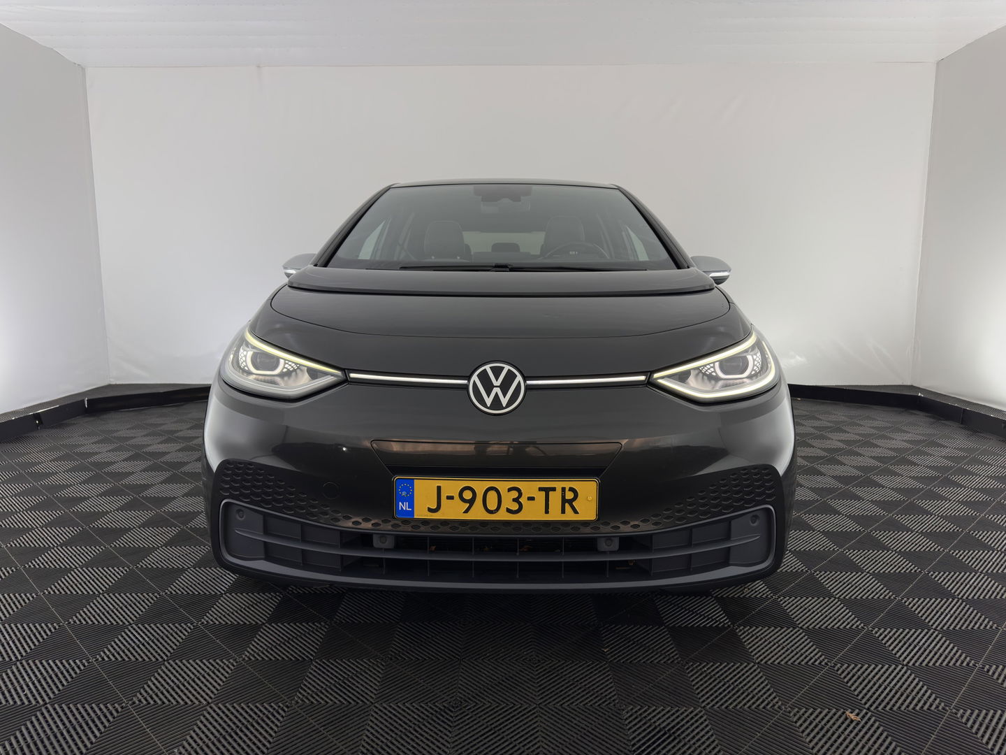 Volkswagen ID.3 First Max 58 kWh [ 3-Fase ] {SOH-91%} (INCL.BTW)  *PANO | HEAD-UP | ADAPTIVE-CRUISE | FULL-LED | BLIND-SPOT | CAMERA | KEYLESS | MICROFIBRE | AMBIENT-LIGHT | NAVI-FULLMAP | DAB+ | ECC | PDC | HEATED-SPORTSEATS | DIGI-COCKPIT | 20