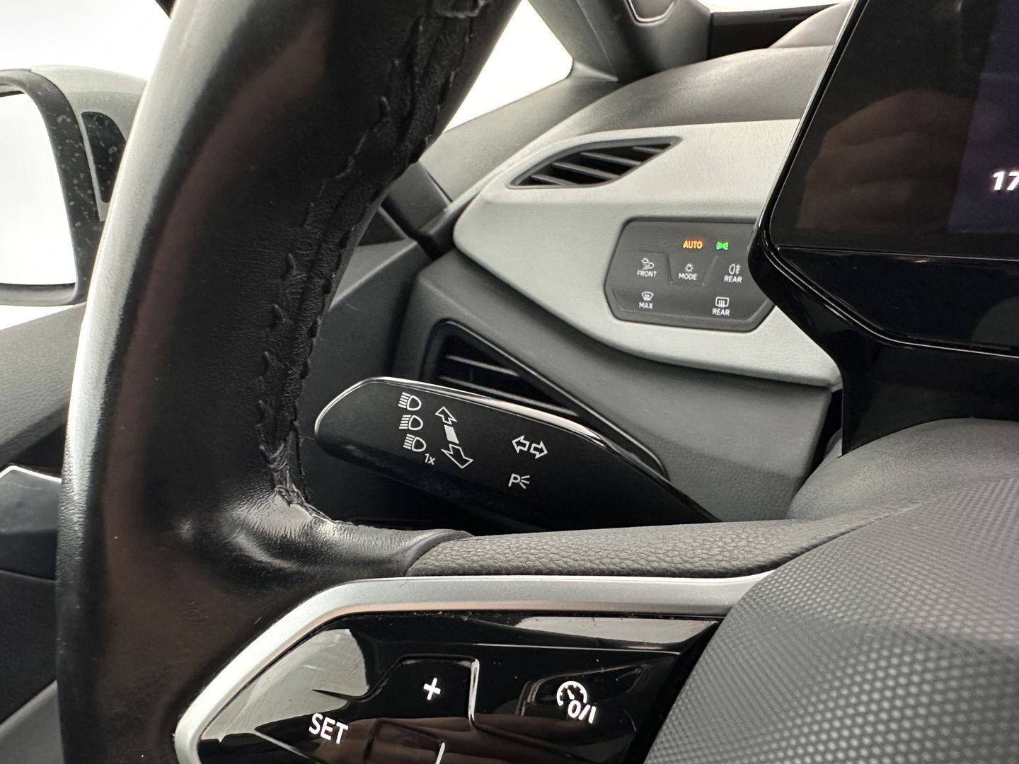 Volkswagen ID.3 First Max 58 kWh [ 3-Fase ] {SOH-91%} (INCL.BTW)  *PANO | HEAD-UP | ADAPTIVE-CRUISE | FULL-LED | BLIND-SPOT | CAMERA | KEYLESS | MICROFIBRE | AMBIENT-LIGHT | NAVI-FULLMAP | DAB+ | ECC | PDC | HEATED-SPORTSEATS | DIGI-COCKPIT | 20