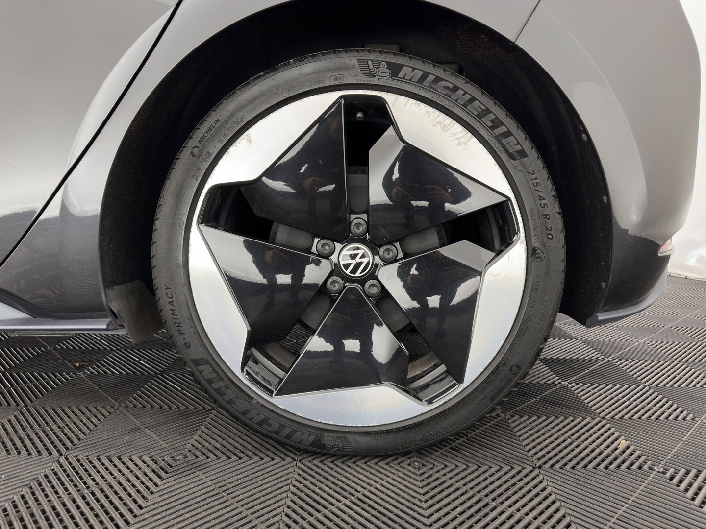 Volkswagen ID.3 First Max 58 kWh [ 3-Fase ] {SOH-91%} (INCL.BTW)  *PANO | HEAD-UP | ADAPTIVE-CRUISE | FULL-LED | BLIND-SPOT | CAMERA | KEYLESS | MICROFIBRE | AMBIENT-LIGHT | NAVI-FULLMAP | DAB+ | ECC | PDC | HEATED-SPORTSEATS | DIGI-COCKPIT | 20