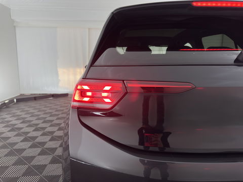 Volkswagen ID.3 First Max 58 kWh [ 3-Fase ] {SOH-91%} (INCL.BTW)  *PANO | HEAD-UP | ADAPTIVE-CRUISE | FULL-LED | BLIND-SPOT | CAMERA | KEYLESS | MICROFIBRE | AMBIENT-LIGHT | NAVI-FULLMAP | DAB+ | ECC | PDC | HEATED-SPORTSEATS | DIGI-COCKPIT | 20