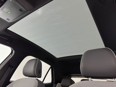 Volkswagen ID.3 First Max 58 kWh [ 3-Fase ] {SOH-91%} (INCL.BTW)  *PANO | HEAD-UP | ADAPTIVE-CRUISE | FULL-LED | BLIND-SPOT | CAMERA | KEYLESS | MICROFIBRE | AMBIENT-LIGHT | NAVI-FULLMAP | DAB+ | ECC | PDC | HEATED-SPORTSEATS | DIGI-COCKPIT | 20