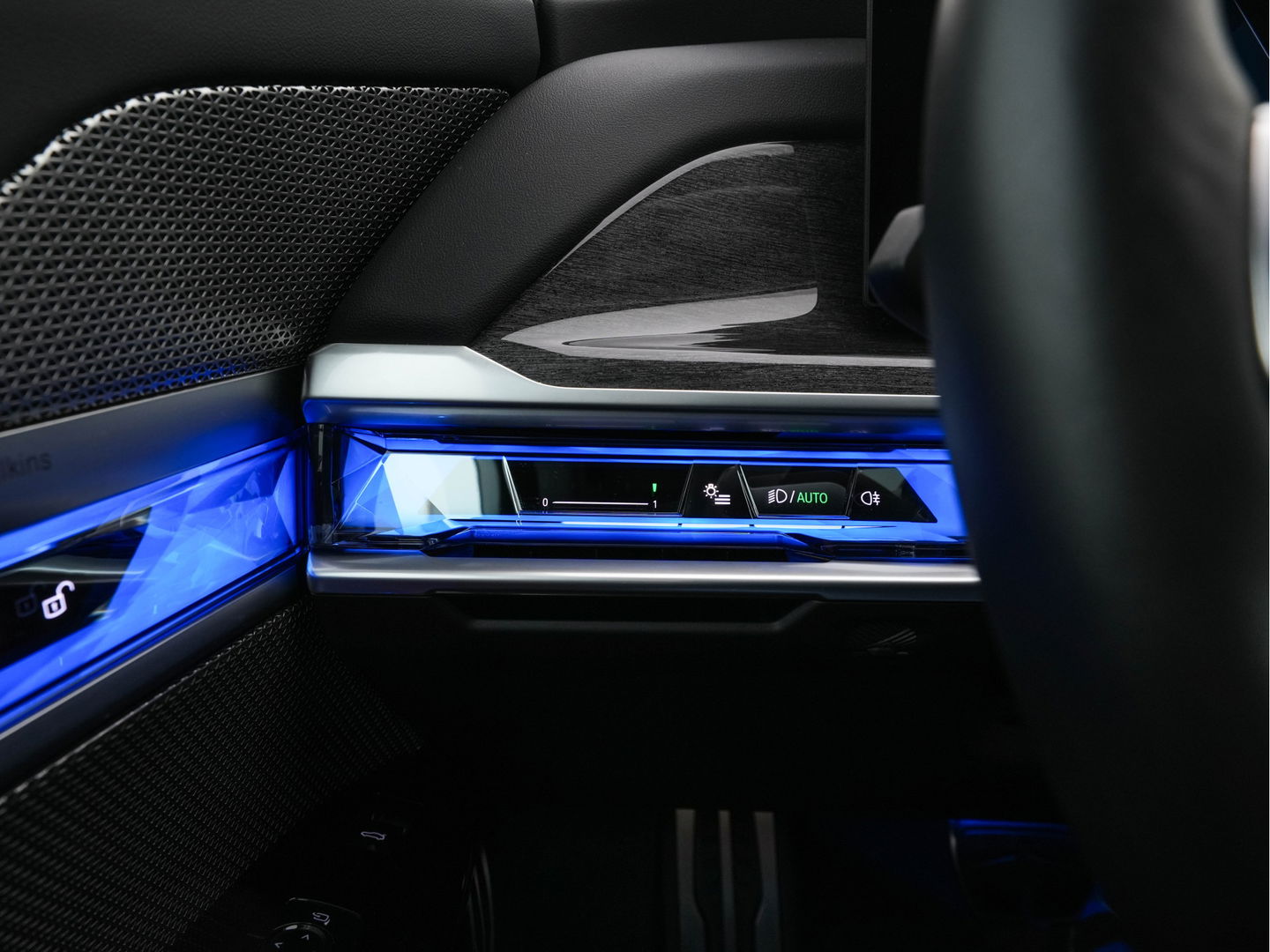 BMW i7 eDrive50 106 kWh M-Sportpack [ 3-Fase ] {SOH-97%} (INCL.BTW) *PANO | HEAD-UP | LUXURY-LEATHER | FULL-LED | BLIND-SPOT | BOWERS&WILKINS | MEMORY-PACK | TOP-VIEW | VENTILATED/HEATED-COMFORTSEATS | SOFT-CLOSE | WIDE-SREEN-DIGICOCKPIT | KEYLESS