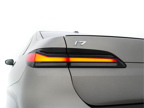 BMW i7 eDrive50 106 kWh M-Sportpack [ 3-Fase ] {SOH-97%} (INCL.BTW) *PANO | HEAD-UP | LUXURY-LEATHER | FULL-LED | BLIND-SPOT | BOWERS&WILKINS | MEMORY-PACK | TOP-VIEW | VENTILATED/HEATED-COMFORTSEATS | SOFT-CLOSE | WIDE-SREEN-DIGICOCKPIT | KEYLESS