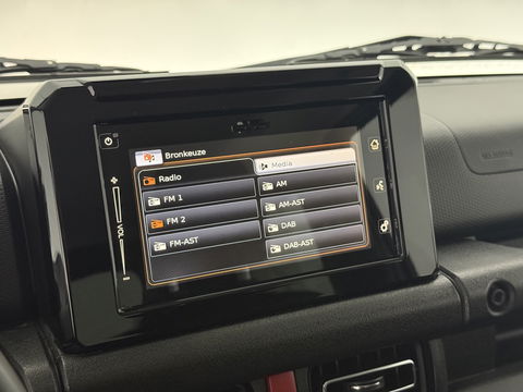 Suzuki Jimny 1.5 Style | 4x4 | AWD | 4 Persoons | Bullbar | Cruise | Navigatie | Stoelverw. | 15"LMV