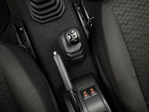 Suzuki Jimny 1.5 Style | 4x4 | AWD | 4 Persoons | Bullbar | Cruise | Navigatie | Stoelverw. | 15"LMV