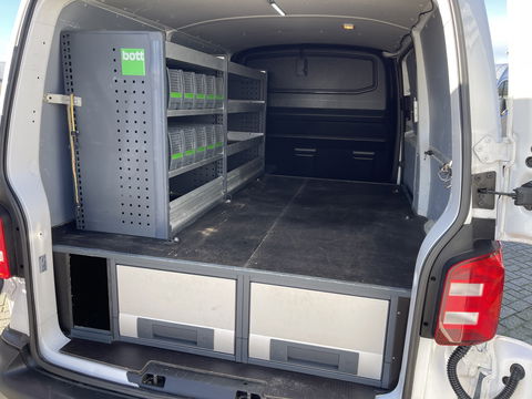 Volkswagen Transporter 2.0 TDI 102pk L1H1 Comfortline / vaste prijs rijklaar € 16.950 ex btw / lease vanaf € / euro 6 / bpm vrij / ingerichte laadruimte / imperial / bijrijdersbank / trekhaak / airco / cruise !