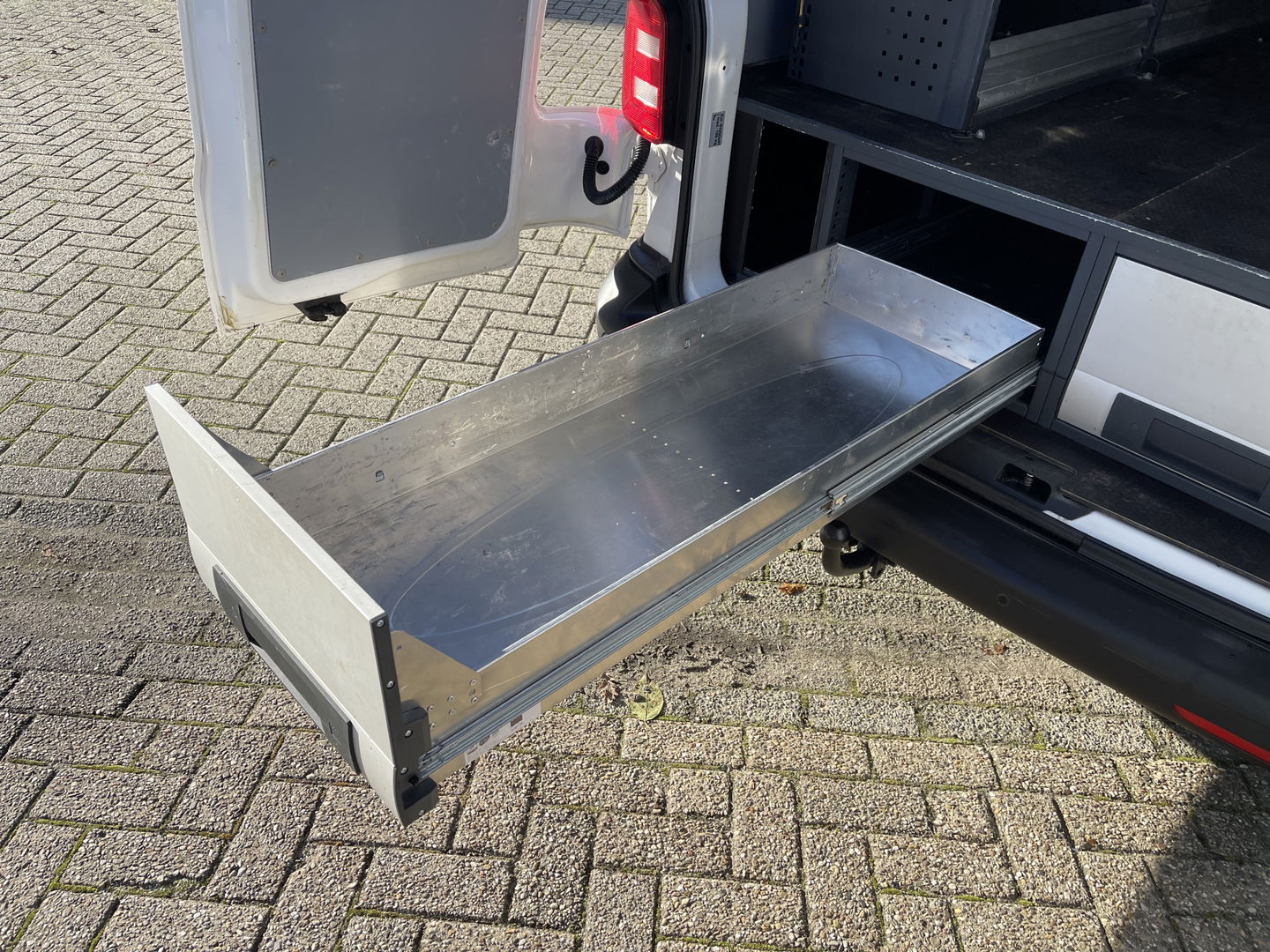 Volkswagen Transporter 2.0 TDI 102pk L1H1 Comfortline / vaste prijs rijklaar € 16.950 ex btw / lease vanaf € / euro 6 / bpm vrij / ingerichte laadruimte / imperial / bijrijdersbank / trekhaak / airco / cruise !