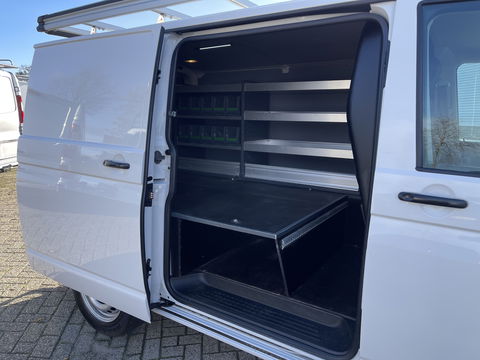 Volkswagen Transporter 2.0 TDI 102pk L1H1 Comfortline / vaste prijs rijklaar € 16.950 ex btw / lease vanaf € / euro 6 / bpm vrij / ingerichte laadruimte / imperial / bijrijdersbank / trekhaak / airco / cruise !