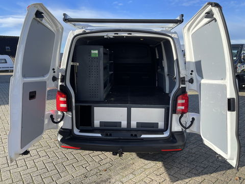 Volkswagen Transporter 2.0 TDI 102pk L1H1 Comfortline / vaste prijs rijklaar € 16.950 ex btw / lease vanaf € / euro 6 / bpm vrij / ingerichte laadruimte / imperial / bijrijdersbank / trekhaak / airco / cruise !