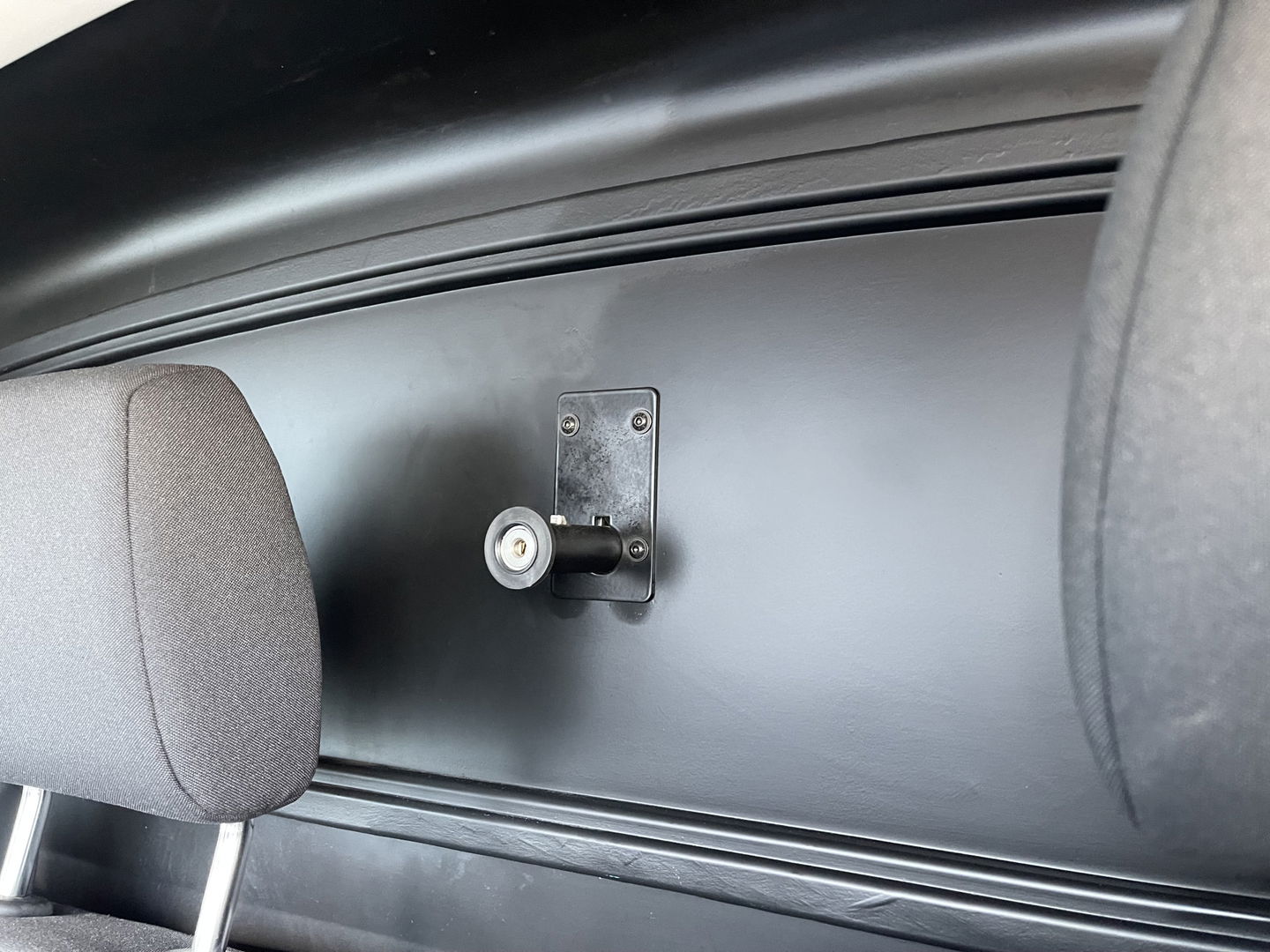 Volkswagen Transporter 2.0 TDI 102pk L1H1 Comfortline / vaste prijs rijklaar € 16.950 ex btw / lease vanaf € / euro 6 / bpm vrij / ingerichte laadruimte / imperial / bijrijdersbank / trekhaak / airco / cruise !