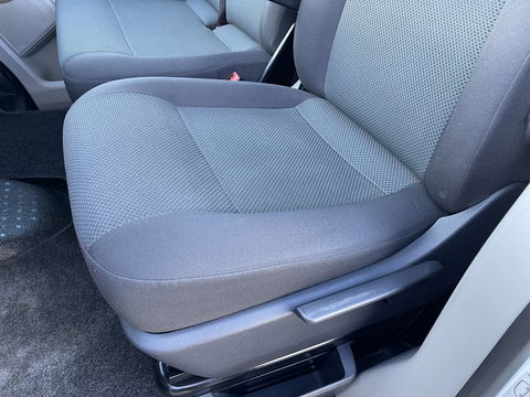 Volkswagen Transporter 2.0 TDI 102pk L1H1 Comfortline / vaste prijs rijklaar € 16.950 ex btw / lease vanaf € / euro 6 / bpm vrij / ingerichte laadruimte / imperial / bijrijdersbank / trekhaak / airco / cruise !