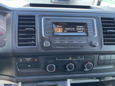 Volkswagen Transporter 2.0 TDI 102pk L1H1 Comfortline / vaste prijs rijklaar € 16.950 ex btw / lease vanaf € / euro 6 / bpm vrij / ingerichte laadruimte / imperial / bijrijdersbank / trekhaak / airco / cruise !