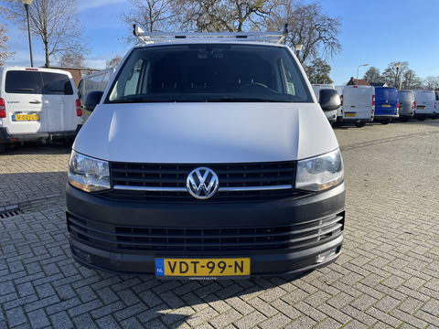 Volkswagen Transporter 2.0 TDI 102pk L1H1 Comfortline / vaste prijs rijklaar € 16.950 ex btw / lease vanaf € / euro 6 / bpm vrij / ingerichte laadruimte / imperial / bijrijdersbank / trekhaak / airco / cruise !