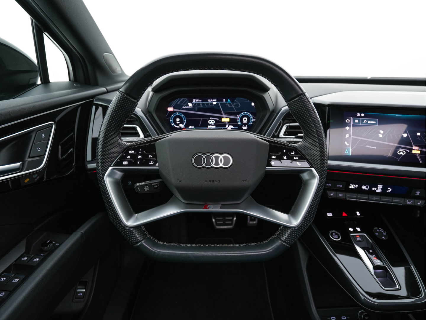 Audi Q4 e-tron 40 Launch edition S Competition 77 kWh [ 3-Fase ] {SOH-90%} (INCL.BTW) *HEAT-PUMP | PANO | HEAD-UP | LEATHER-FABRIC | MATRIX-LED | SONOS-SOUND | ADAPTIVE-CRUISE | HEATED-SPORTSEATS | AMBIENT-LIGHT | DIGI-COCKPIT | CAMERA | KEYLESS | DAB+ | NAVI-FULLMA