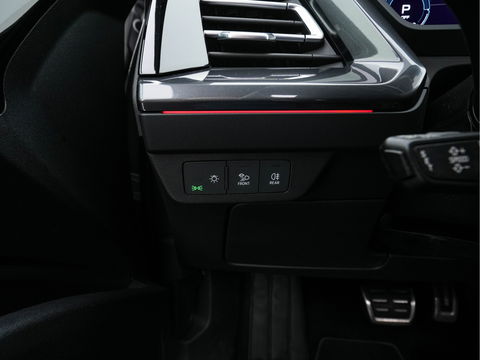 Audi Q4 e-tron 40 Launch edition S Competition 77 kWh [ 3-Fase ] {SOH-90%} (INCL.BTW) *HEAT-PUMP | PANO | HEAD-UP | LEATHER-FABRIC | MATRIX-LED | SONOS-SOUND | ADAPTIVE-CRUISE | HEATED-SPORTSEATS | AMBIENT-LIGHT | DIGI-COCKPIT | CAMERA | KEYLESS | DAB+ | NAVI-FULLMA