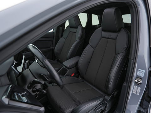 Audi Q4 e-tron 40 Launch edition S Competition 77 kWh [ 3-Fase ] {SOH-90%} (INCL.BTW) *HEAT-PUMP | PANO | HEAD-UP | LEATHER-FABRIC | MATRIX-LED | SONOS-SOUND | ADAPTIVE-CRUISE | HEATED-SPORTSEATS | AMBIENT-LIGHT | DIGI-COCKPIT | CAMERA | KEYLESS | DAB+ | NAVI-FULLMA