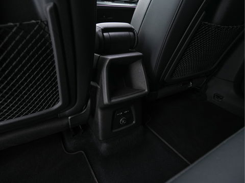 Audi Q4 e-tron 40 Launch edition S Competition 77 kWh [ 3-Fase ] {SOH-90%} (INCL.BTW) *HEAT-PUMP | PANO | HEAD-UP | LEATHER-FABRIC | MATRIX-LED | SONOS-SOUND | ADAPTIVE-CRUISE | HEATED-SPORTSEATS | AMBIENT-LIGHT | DIGI-COCKPIT | CAMERA | KEYLESS | DAB+ | NAVI-FULLMA