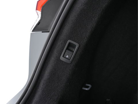 Audi Q4 e-tron 40 Launch edition S Competition 77 kWh [ 3-Fase ] {SOH-90%} (INCL.BTW) *HEAT-PUMP | PANO | HEAD-UP | LEATHER-FABRIC | MATRIX-LED | SONOS-SOUND | ADAPTIVE-CRUISE | HEATED-SPORTSEATS | AMBIENT-LIGHT | DIGI-COCKPIT | CAMERA | KEYLESS | DAB+ | NAVI-FULLMA