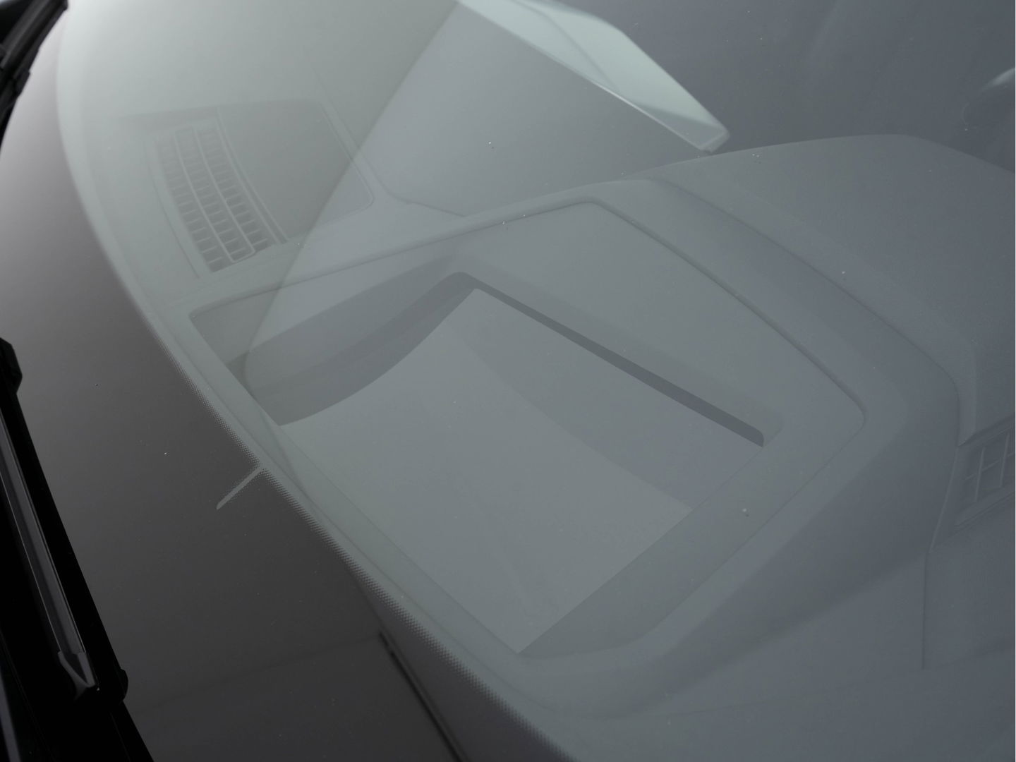 Audi Q4 e-tron 40 Launch edition S Competition 77 kWh [ 3-Fase ] {SOH-90%} (INCL.BTW) *HEAT-PUMP | PANO | HEAD-UP | LEATHER-FABRIC | MATRIX-LED | SONOS-SOUND | ADAPTIVE-CRUISE | HEATED-SPORTSEATS | AMBIENT-LIGHT | DIGI-COCKPIT | CAMERA | KEYLESS | DAB+ | NAVI-FULLMA