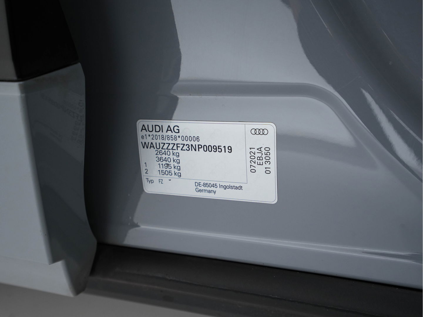 Audi Q4 e-tron 40 Launch edition S Competition 77 kWh [ 3-Fase ] {SOH-90%} (INCL.BTW) *HEAT-PUMP | PANO | HEAD-UP | LEATHER-FABRIC | MATRIX-LED | SONOS-SOUND | ADAPTIVE-CRUISE | HEATED-SPORTSEATS | AMBIENT-LIGHT | DIGI-COCKPIT | CAMERA | KEYLESS | DAB+ | NAVI-FULLMA