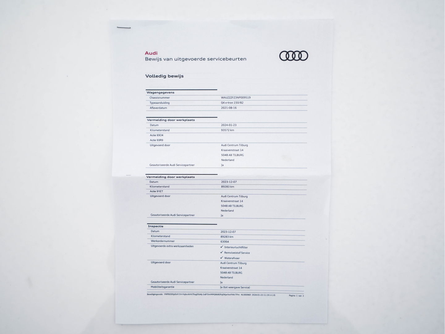 Audi Q4 e-tron 40 Launch edition S Competition 77 kWh [ 3-Fase ] {SOH-90%} (INCL.BTW) *HEAT-PUMP | PANO | HEAD-UP | LEATHER-FABRIC | MATRIX-LED | SONOS-SOUND | ADAPTIVE-CRUISE | HEATED-SPORTSEATS | AMBIENT-LIGHT | DIGI-COCKPIT | CAMERA | KEYLESS | DAB+ | NAVI-FULLMA