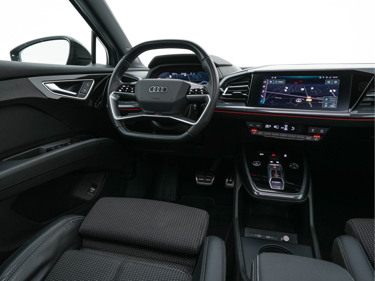Audi Q4 e-tron 40 Launch edition S Competition 77 kWh [ 3-Fase ] {SOH-90%} (INCL.BTW) *HEAT-PUMP | PANO | HEAD-UP | LEATHER-FABRIC | MATRIX-LED | SONOS-SOUND | ADAPTIVE-CRUISE | HEATED-SPORTSEATS | AMBIENT-LIGHT | DIGI-COCKPIT | CAMERA | KEYLESS | DAB+ | NAVI-FULLMA