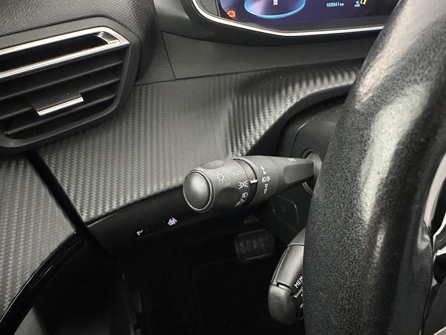 Peugeot e-2008 EV Allure 50 kWh [ 3-Fase ] {SOH-84%} (INCL.BTW) *PANO | LEATHER-FABRIC | FULL-LED | SPORT-SEATS | DIGI-COCKPIT | CAMERA | KEYLESS | PRIVACY-GLASS | NAVI-FULLMAP | ECC | PDC | CRUISE | 17''ALU*