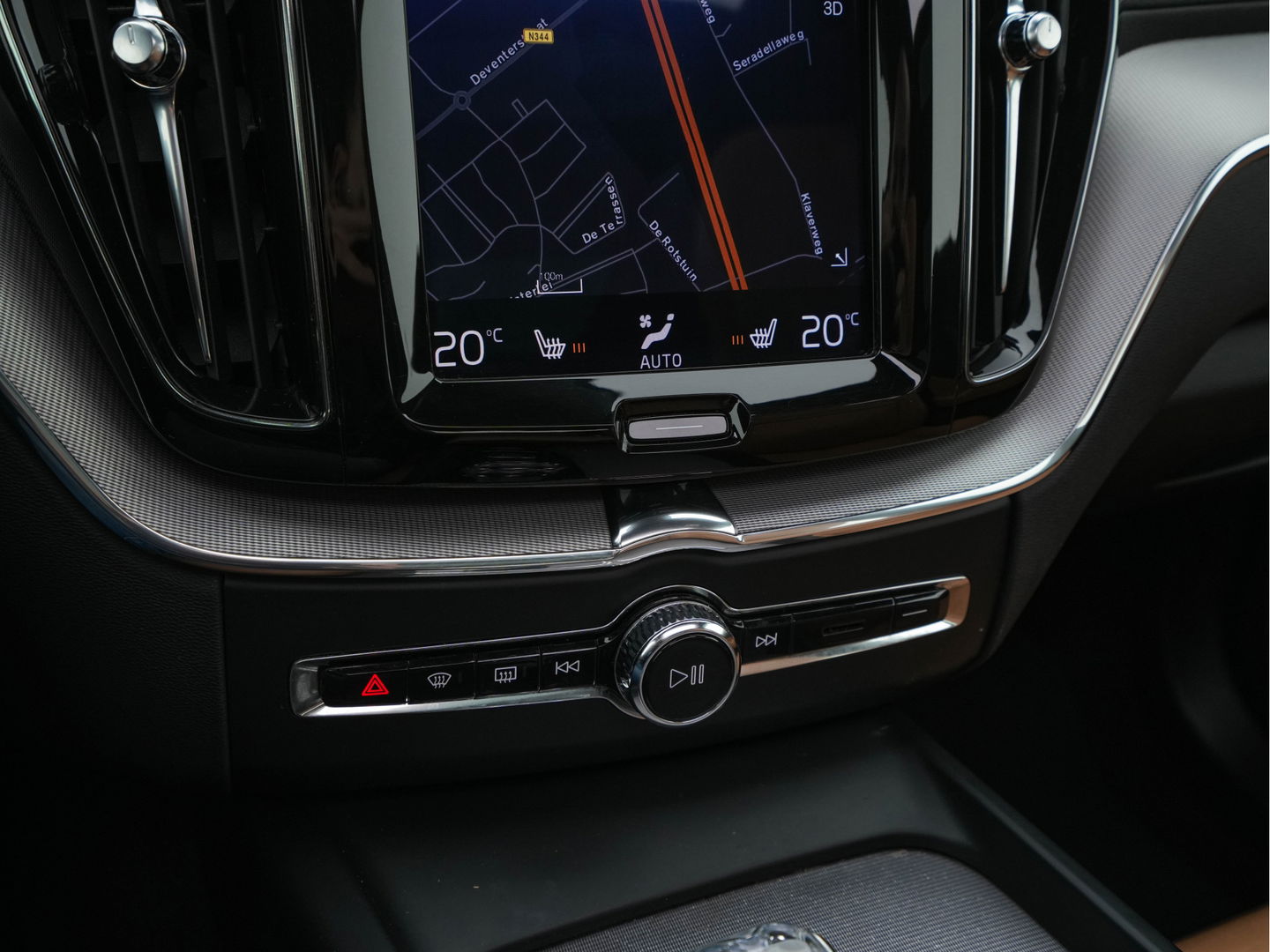 Volvo XC60 2.0 Recharge T8 AWD Inscription (INCL.BTW) *PANO | HEAD-UP |  LUXURY-LEATHER | FULL-LED | MEMORY-PACK | HARMAN/KARDON | HEATED-COMFORTSEATS | LANE-ASSIST | BLIND-SPOT | DAB+ | NAVI-FULLMAP | DIGI-COCKPIT | 19''ALU | TOWBAR*