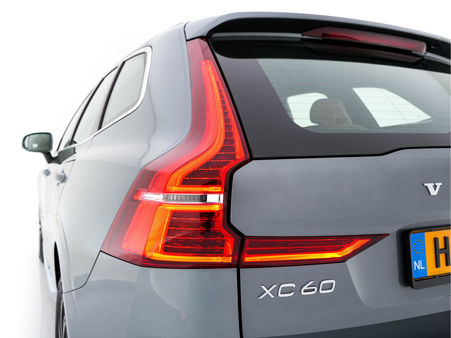 Volvo XC60 2.0 Recharge T8 AWD Inscription ( Plug-in ) (INCL-BTW) *PANO | HEAD-UP |  LUXURY-LEATHER | FULL-LED | MEMORY-PACK | HARMAN/KARDON | HEATED-COMFORTSEATS | LANE-ASSIST | BLIND-SPOT | DAB+ | NAVI-FULLMAP | DIGI-COCKPIT | TOWBAR | 19''ALU*