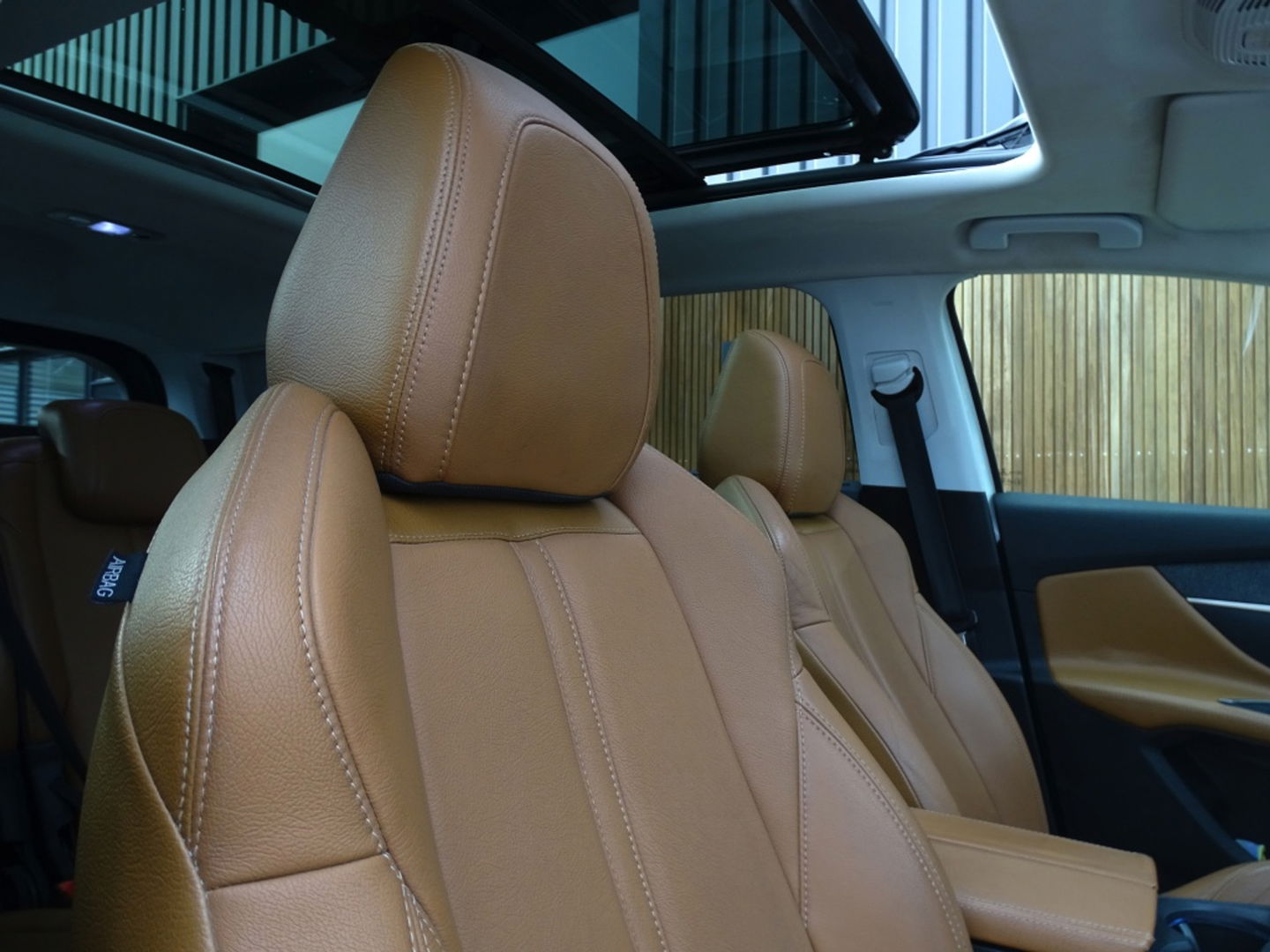 Peugeot 5008 1.6 e-THP 165PK automaat / BL. Premium / leder / LED *NAP*