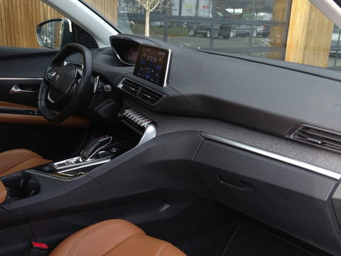 Peugeot 5008 1.6 e-THP 165PK automaat / BL. Premium / leder / LED *NAP*