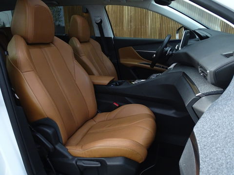 Peugeot 5008 1.6 e-THP 165PK automaat / BL. Premium / leder / LED *NAP*