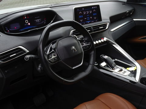 Peugeot 5008 1.6 e-THP 165PK automaat / BL. Premium / leder / LED *NAP*