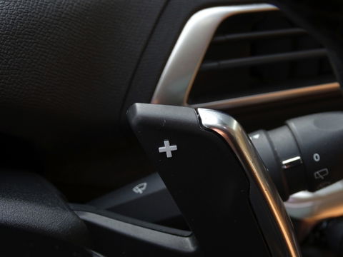 Peugeot 5008 1.6 e-THP 165PK automaat / BL. Premium / leder / LED *NAP*