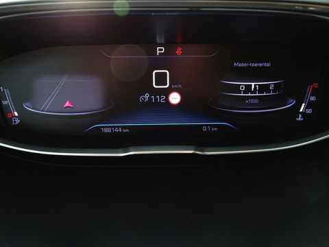 Peugeot 5008 1.6 e-THP 165PK automaat / BL. Premium / leder / LED *NAP*