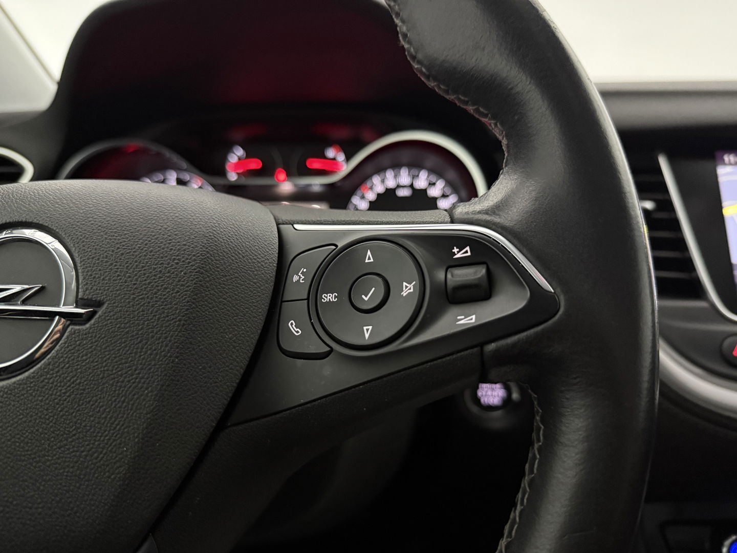 Opel Grandland X 1.2 Turbo Business Executive | Camera | Carplay | Trekh. | Cruise | Navi | Keyless | Dodehoek | NAP