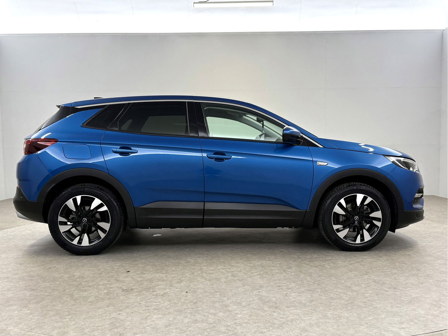 Opel Grandland X 1.2 Turbo Business Executive | Camera | Carplay | Trekh. | Cruise | Navi | Keyless | Dodehoek | NAP